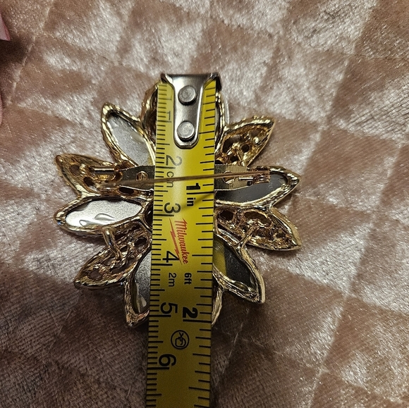 Flower Brooch Encrusted with Aurora Borealis and Brown Crystals - Picture 5 of 6